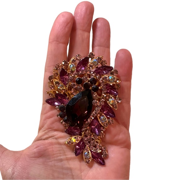 Set of 2 Stunning Multi Crystal and Rhinestone Encrusted Oversized Brooches - Picture 3 of 12